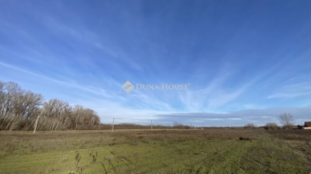 T�pi�szentm�rtoni elad� 73815 nm-es telek