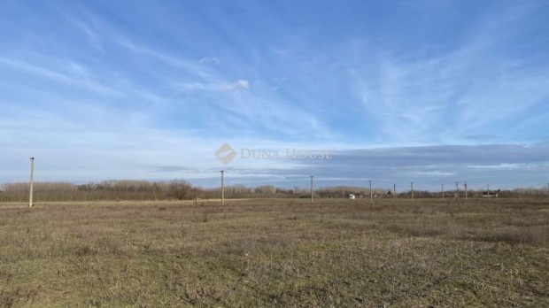 T�pi�szentm�rtoni elad� 73815 nm-es telek