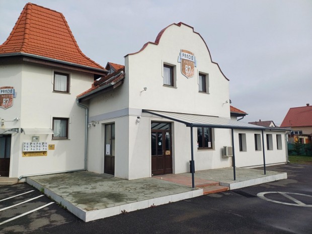 Tplnszentkereszten 42 m2- + 29 m2 fedett teraszos laks,