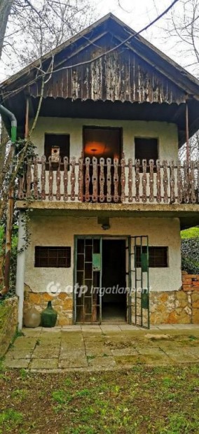 T�pszentmikl�si elad� 1304 nm-es telek