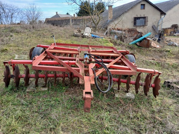 Trcsa Mtz zetor Elad 320-as trcsa.