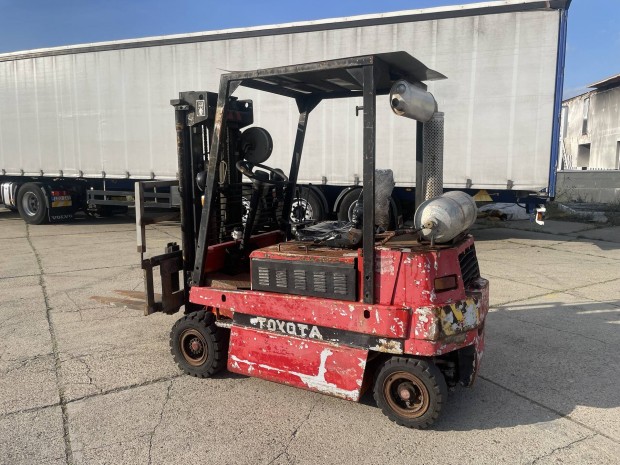 Targonca 1.6T Triplex Oldalmozgatós