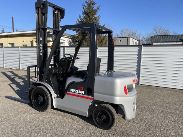Targonca Dízel Nissan 3T oldalmozgató