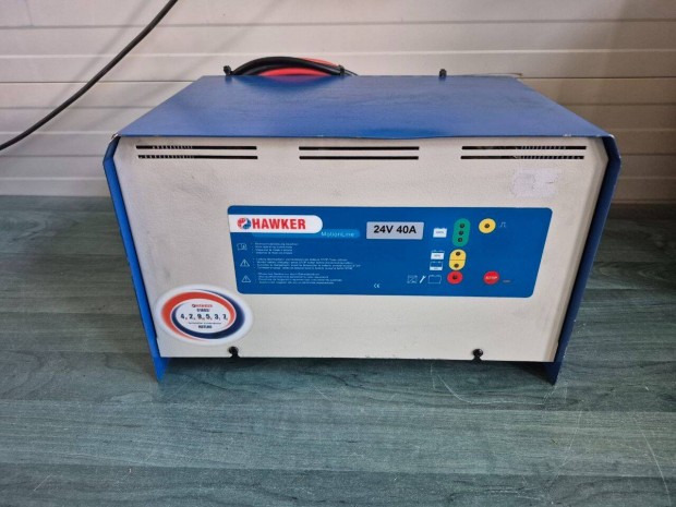 Targonca automata akkumulátor töltő Hawker Motion Line 24V 40A