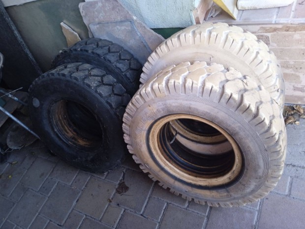 Targonca gumi 4 db haszn�lt 7.00-12/14 PR