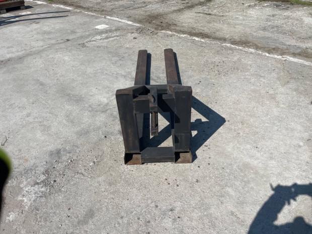 Targonca villa hosszabit� adapter elado