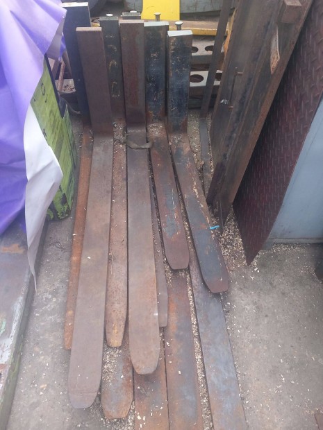 Targonca villak 41-es kocsira elad�