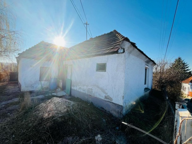 Tarj�n, 2 szob�s  csal�di h�z elad�