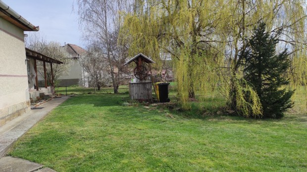 Tarnaszentmria faluszli rszn 2 szobs hz elad nagy, gondozott te