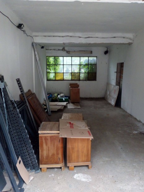 Tároló,raktár,garázs 24nm(8x3),kiadó Szigetszentmiklóson,központi rész
