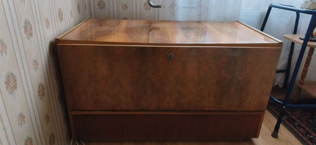 T�rol� szekr�ny ingyen elvihet�