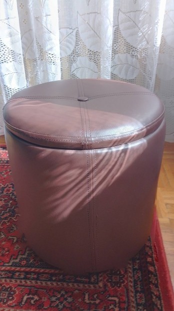 T�rol�s m�b�r puff