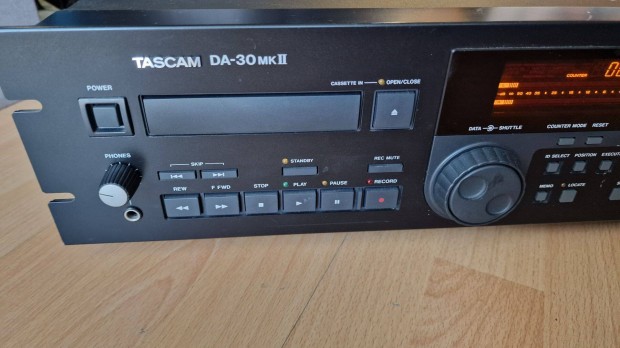 Tascam DA30 MK II DAT magn elad. Professzionlis DAT rgzt