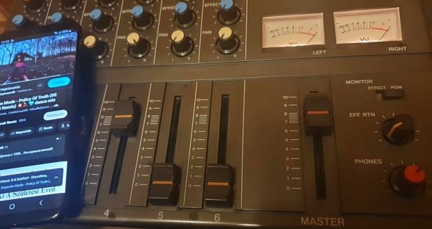 Tascam M-06, 6 csatorns mixer