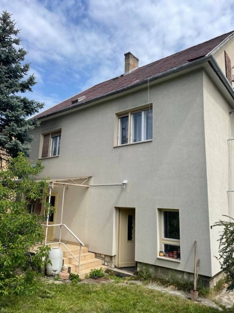 Tata Szkely Bertalan utcban Csaldi hz elad j llapot