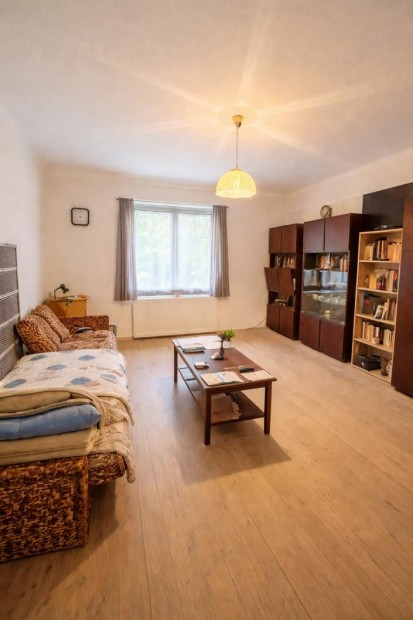 Tata, 2+1 szob�s  csal�di h�z elad�