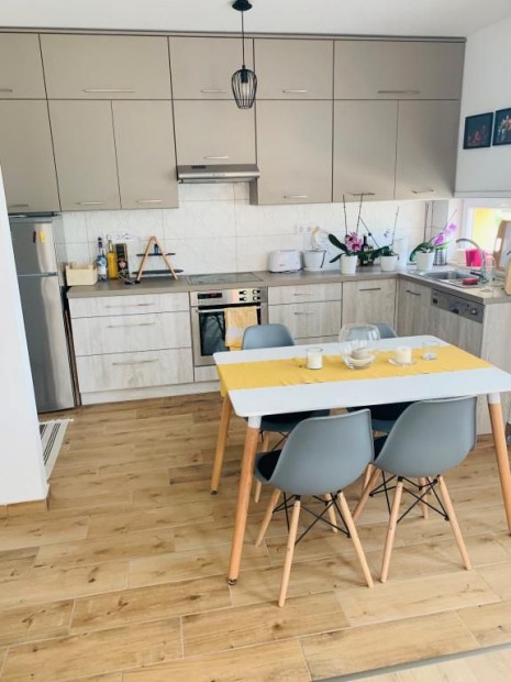 Tata, 3 szob�s   lak�s kiad�