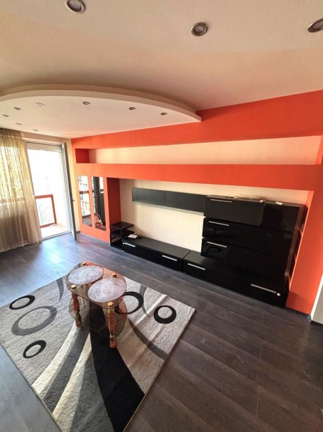 Tatab�nya, 2 szob�s   lak�s kiad�