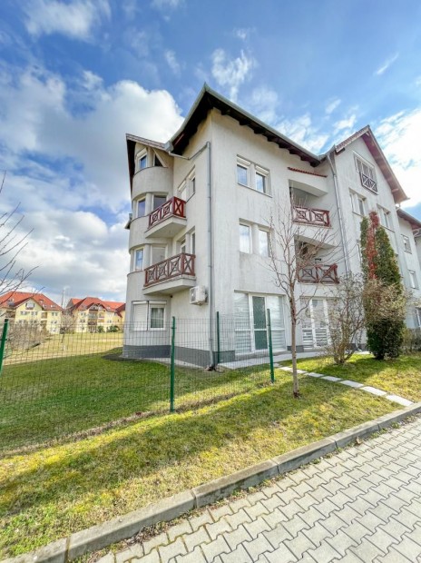 Tatab�nya, 3 szob�s  t�gla lak�s elad�