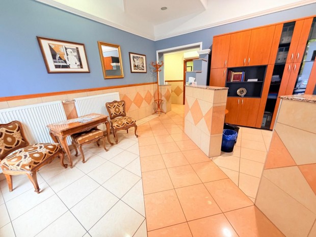 Tatab�nya, 4 szob�s  t�gla lak�s elad�