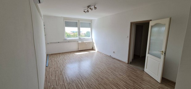 Tatab�nya, K�s K�roly utca 39