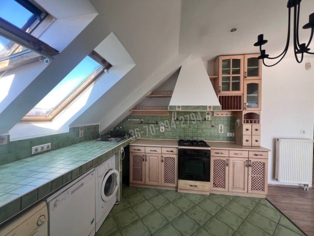 Tatab�nya  B�rdos lak�park, 84 m, amerikai konyha, nappali + 3 szoba