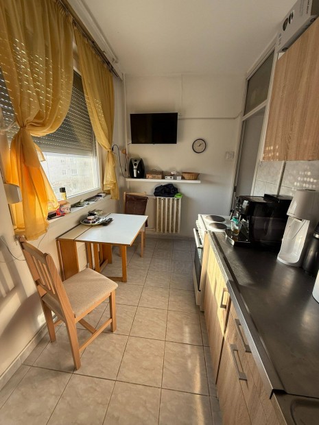 Tatab�ny�n 2 szob�s lak�s elad� S�rberekben!