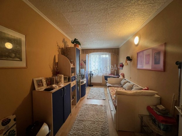 Tatab�ny�n, 68m2 nagys�g� 3 szoba hallos, magasf�ldszinti lak�s elad�!