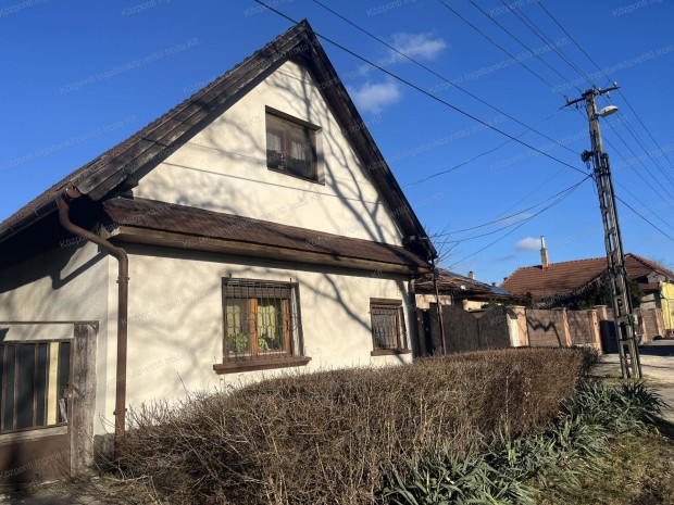 Tatab�ny�n, Als�gall�n csal�di h�z elad�