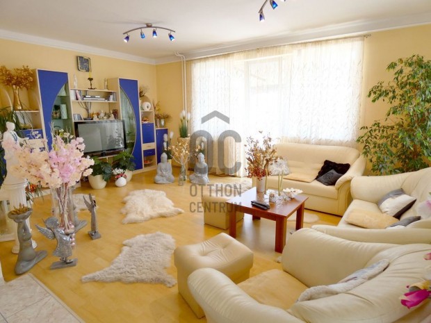 Tatai elad� t�gla csal�di h�z