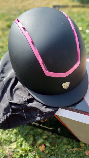 Tattini lovas sisak és nadrág