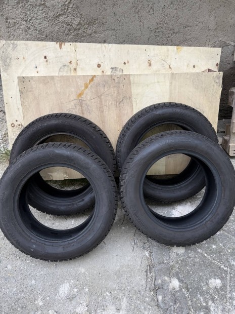 Taurus 185/65 R15 92T t�li gumigarnit�ra