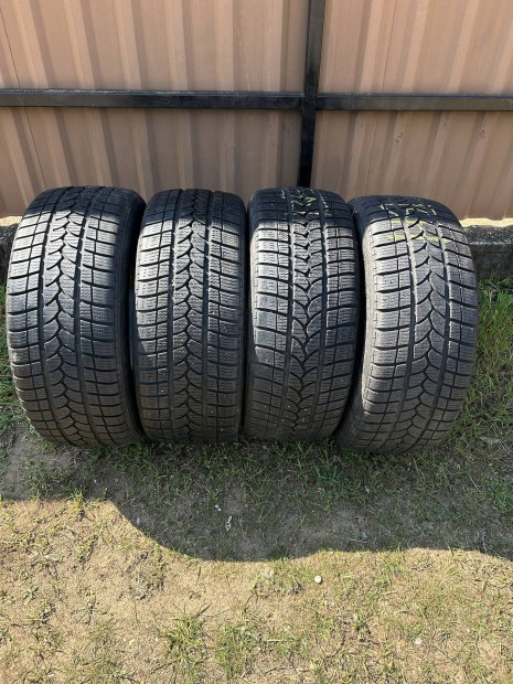 Taurus 225/45R17
