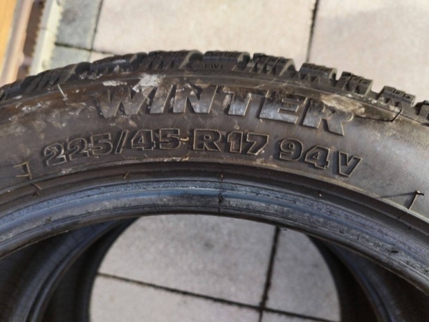 Taurus 225 45 17 tli gumi 2 db