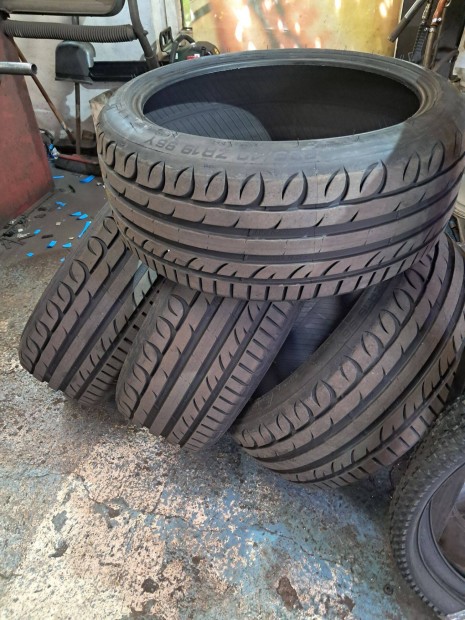 Taurus 235/40 r19 nyri, j elad 110.000ft!
