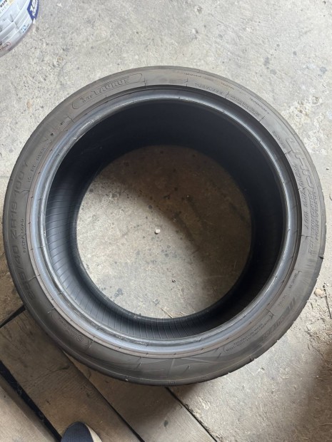 Taurus 255/40 R19 nyári