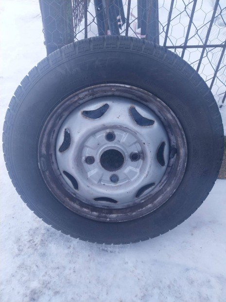 Taurus Winter 601 155/70 R13, Suzuki Swift t�li ker�k szett elad�
