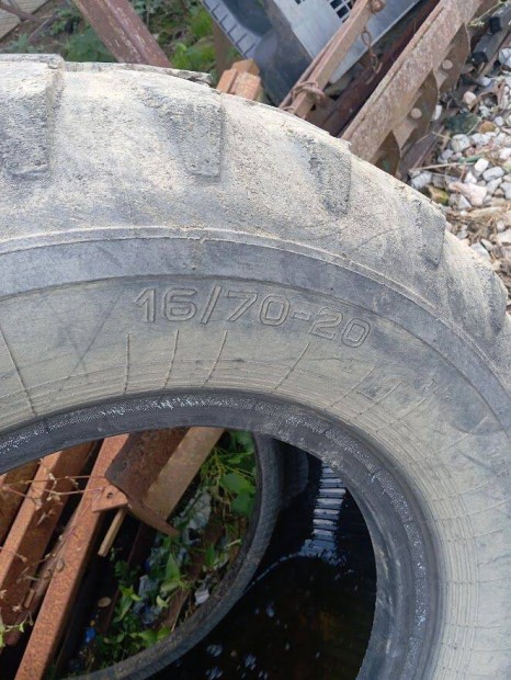 Taurus hasznt gumi abroncs