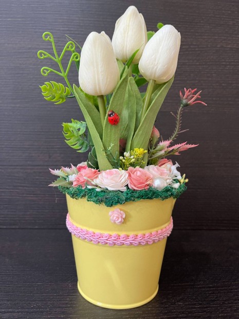 Tavaszi asztaldsz, dekorci fehr tulipnokkal elad