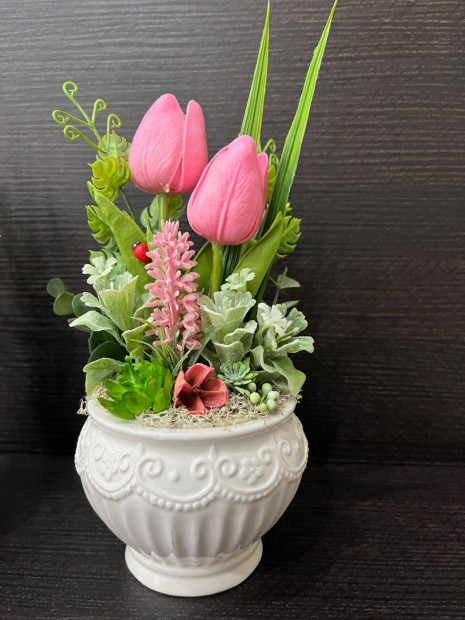 Tavaszi tulipnos asztaldsz kermia kaspban