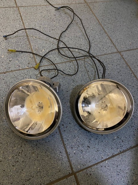 T�vf�nysz�r� Comet FF 200+sapka+izz� Hella R �s L egy p�r