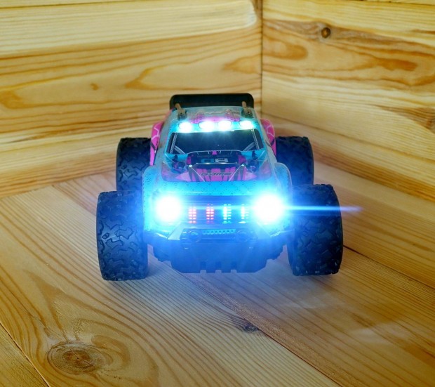 Tvirnyts kisaut, RC car terepjr 2,4GHz akkumultoros