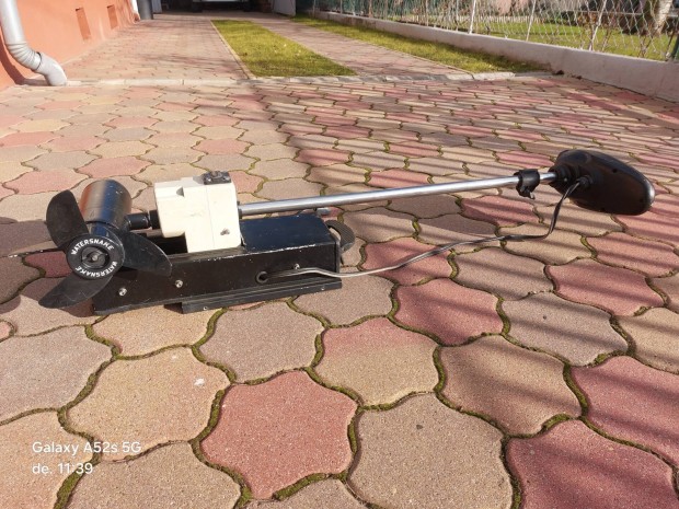 Távirányítós orrmotor 12v 55lbs