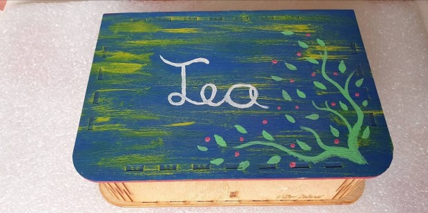 Teatart fa doboz egyedi festssel