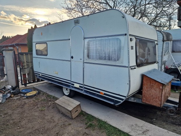 Tec 440 lakokocsi telepitesre, 5 fekhelyes, akar szallitassal is