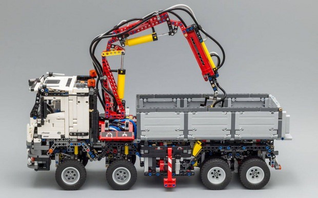 Technic 42043 Mercedes Arocs 2793db lego kamion + motor j