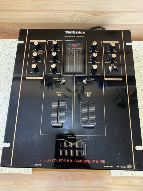 Technics SH-DJ1200 2x2 csatorns DJ keverpult. 