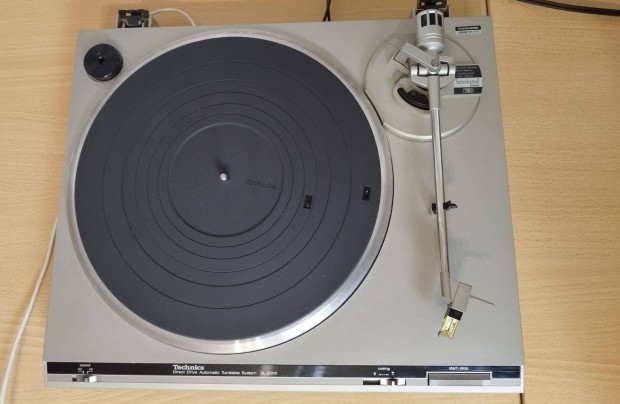 Technics SL D 310 direct drive bakelit lemezjtsz +Japn RCA kbel