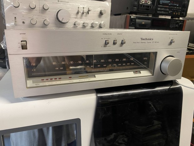 Technics ST 8044 AM/FM  Rdi Tuner Analg  Kivl llapotban 