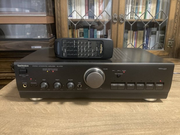 Technics SU-A700 